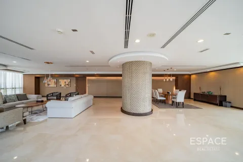 Office in Jumeirah Lake Towers, Dubai 704 sq.m. № 71300 - photo 14
