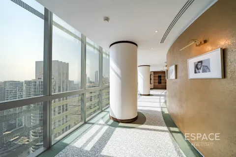 Office in Jumeirah Lake Towers, Dubai 704 sq.m. № 71300 - photo 12