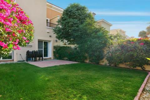 Villa in Dubai 2 bedrooms, 165 sq.m. № 96960 - photo 2