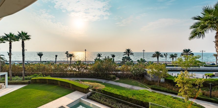 Apartment in Palm Jumeirah, Dubai 5 bedrooms, 896 sq.m. № 96961