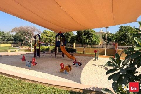 Adosado en Dubai, 4 dormitorios, 960.1 m², № 70670 - foto 14