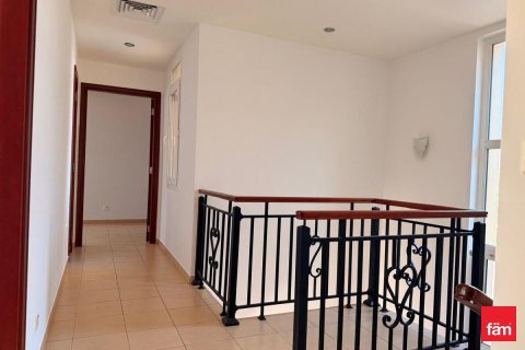 Adosado en Dubai, 4 dormitorios, 960.1 m², № 70670 - foto 8