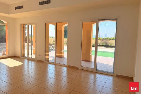 Adosado en Dubai, 4 dormitorios, 960.1 m², № 70670 - foto 2