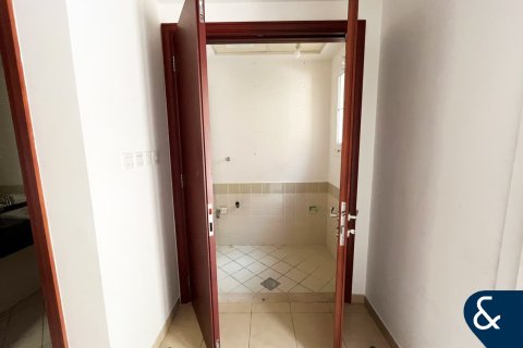 Снять в аренду виллу в Арабиан Ранчес, Дубай: 3 спальни, 236м², № 79182 - фото 10