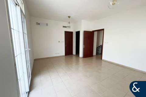 Снять в аренду виллу в Арабиан Ранчес, Дубай: 3 спальни, 236м², № 79182 - фото 7