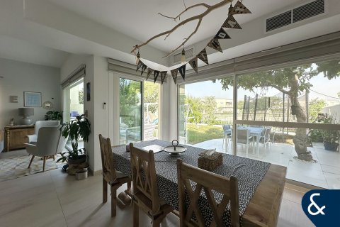 Снять в аренду виллу в Springs 14, The Springs, Дубай: 4 спальни, 282м², № 79184 - фото 10