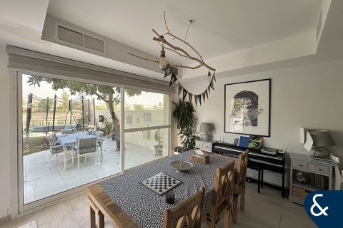 Снять в аренду виллу в Springs 14, The Springs, Дубай: 4 спальни, 282м², № 79184 - фото 9