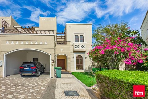 Adosado en Dubai, 4 dormitorios, 563.6 m², № 95689 - foto 2