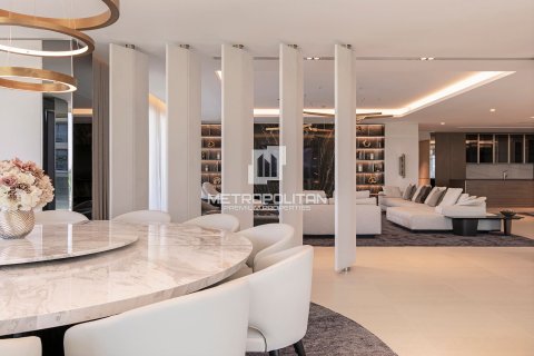 Apartment in Palm Jumeirah, Dubai 4 bedrooms, 744 sq.m. № 73073 - photo 10