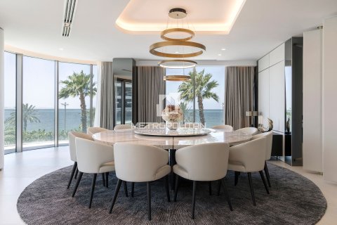 Apartment in Palm Jumeirah, Dubai 4 bedrooms, 744 sq.m. № 73073 - photo 7