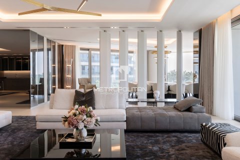 Apartment in Palm Jumeirah, Dubai 4 bedrooms, 744 sq.m. № 73073 - photo 4