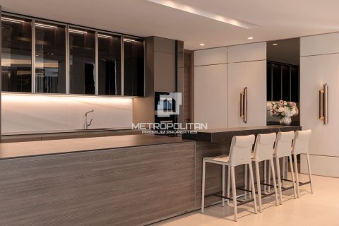 Apartment in Palm Jumeirah, Dubai 4 bedrooms, 744 sq.m. № 73073 - photo 9