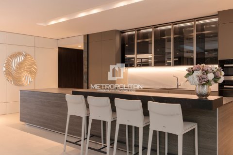 Apartment in Palm Jumeirah, Dubai 4 bedrooms, 744 sq.m. № 73073 - photo 11