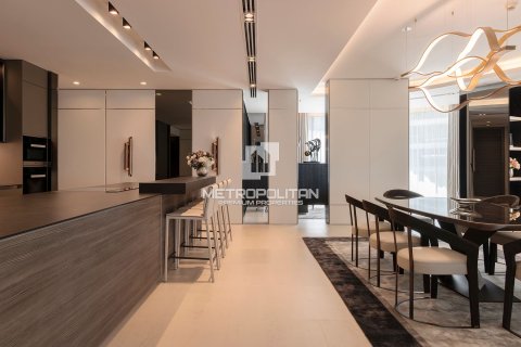 Apartment in Palm Jumeirah, Dubai 4 bedrooms, 744 sq.m. № 73073 - photo 12