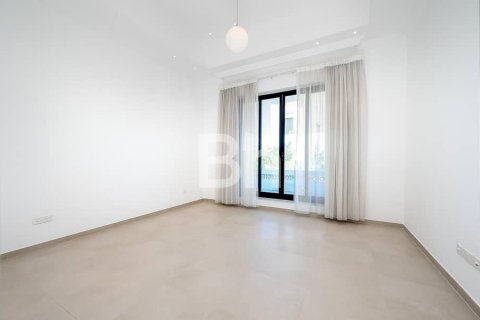 Снять в аренду виллу в Аль-Хаваниже, Дубай: 3 спальни, 1561м², № 24386 - фото 24