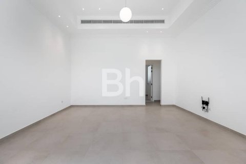Снять в аренду виллу в Аль-Хаваниже, Дубай: 3 спальни, 1561м², № 24386 - фото 20
