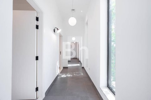 Снять в аренду виллу в Аль-Хаваниже, Дубай: 3 спальни, 1561м², № 24386 - фото 13
