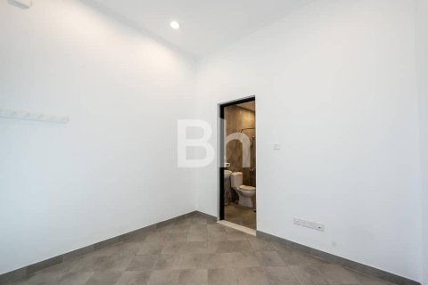Снять в аренду виллу в Аль-Хаваниже, Дубай: 3 спальни, 1561м², № 24386 - фото 3