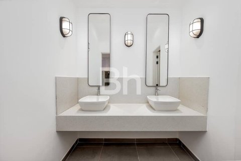 Снять в аренду виллу в Аль-Хаваниже, Дубай: 3 спальни, 1561м², № 24386 - фото 19