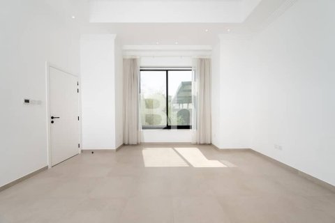 Снять в аренду виллу в Аль-Хаваниже, Дубай: 3 спальни, 1561м², № 24386 - фото 21