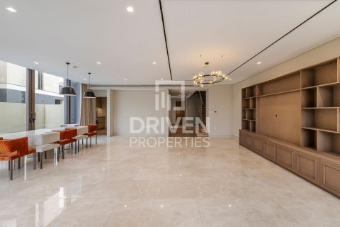 Villa en Jumeirah Bay Island, Jumeirah, Dubai, 5 dormitorios, 540 m², № 65051 - foto 2