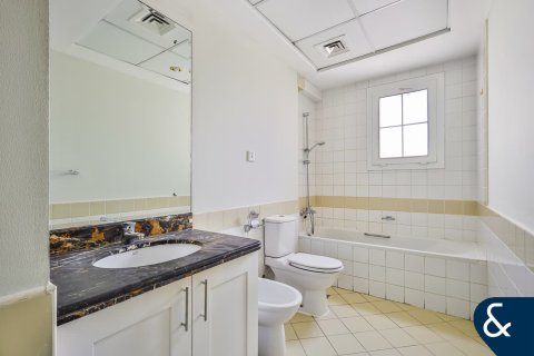 Купить виллу в Арабиан Ранчес, Дубай: 3 спальни, 244м², № 91365 - фото 12