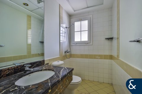 Купить виллу в Арабиан Ранчес, Дубай: 3 спальни, 244м², № 91365 - фото 7