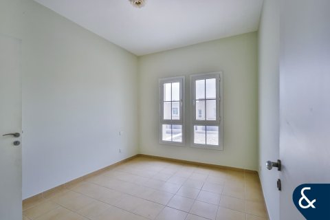 Купить виллу в Арабиан Ранчес, Дубай: 3 спальни, 244м², № 91365 - фото 11