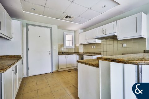 Купить виллу в Арабиан Ранчес, Дубай: 3 спальни, 244м², № 91365 - фото 3