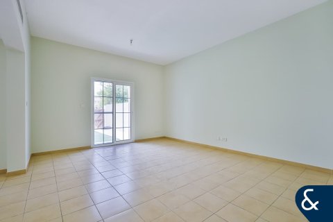 Купить виллу в Арабиан Ранчес, Дубай: 3 спальни, 244м², № 91365 - фото 5