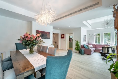 Villa à Discovery Gardens, Dubai, 5 chambres, 427 m², № 97228 - photo 2