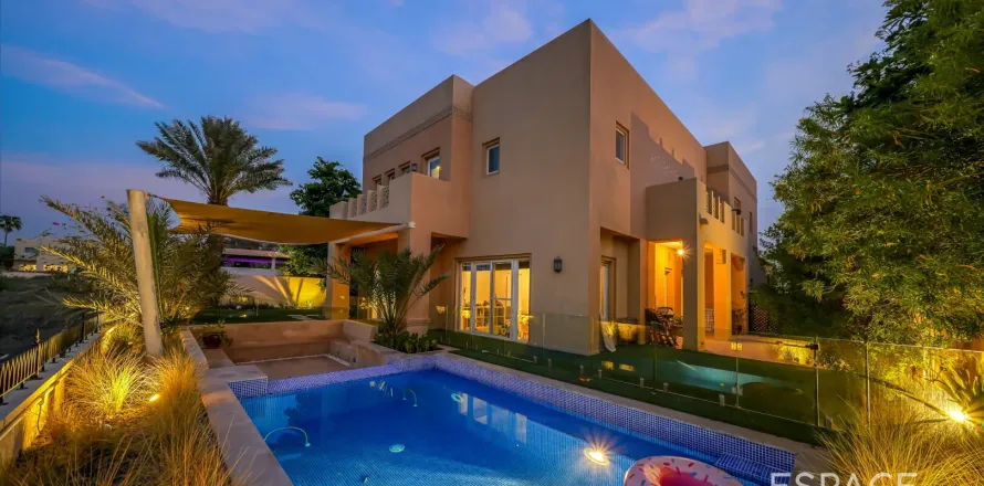 فيلا في المرابع العربية, دبي 5 غرف نوم , 450 م² رقم 61552