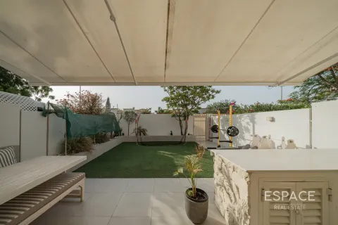 Villa in The Springs, Dubai 2 bedrooms, 153 sq.m. № 61541 - photo 20