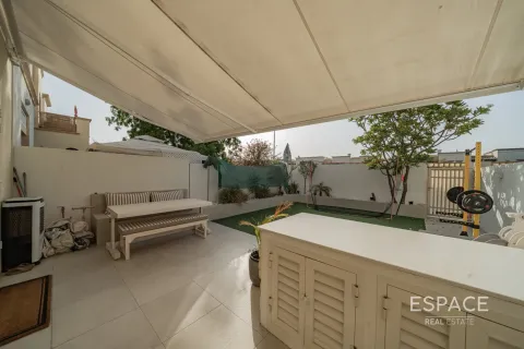Villa in The Springs, Dubai 2 bedrooms, 153 sq.m. № 61541 - photo 19