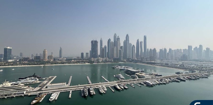 Apartment in EMAAR Beachfront, Dubai Harbour, Dubai 3 bedrooms, 178 sq.m. № 76230