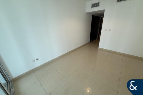 Apartment in Jumeirah Lake Towers, Dubai 3 bedrooms, 225 sq.m. № 76232 - photo 8