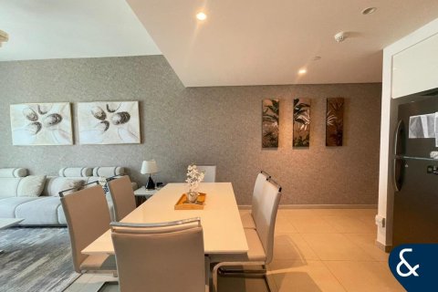 Apartment in Downtown Dubai (Downtown Burj Dubai), Dubai 2 bedrooms, 101 sq.m. № 76240 - photo 2