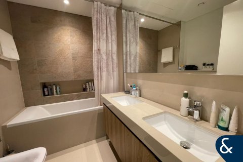 Apartment in Downtown Dubai (Downtown Burj Dubai), Dubai 2 bedrooms, 101 sq.m. № 76240 - photo 17