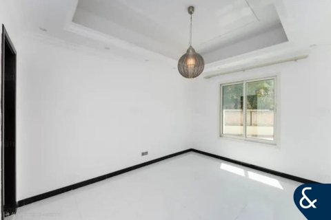 Villa in Springs 11, The Springs, Dubai 4 bedrooms, 701 sq.m. № 76241 - photo 12