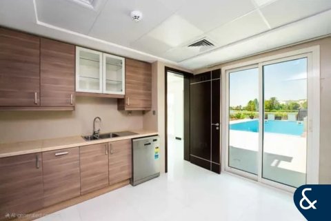 Villa in Springs 11, The Springs, Dubai 4 bedrooms, 701 sq.m. № 76241 - photo 7