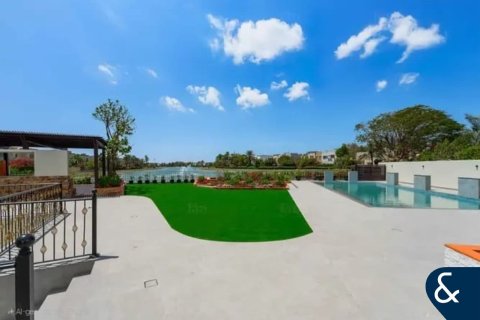 Villa in Springs 11, The Springs, Dubai 4 bedrooms, 701 sq.m. № 76241 - photo 4