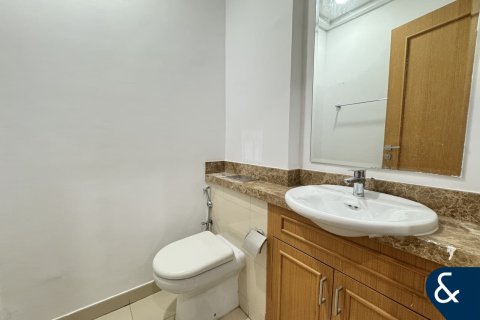 Villa in Dubai Land, Dubai 3 bedrooms, 190 sq.m. № 76242 - photo 5