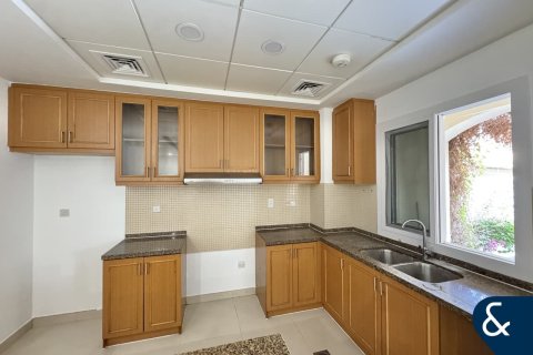 Villa in Dubai Land, Dubai 3 bedrooms, 190 sq.m. № 76242 - photo 3