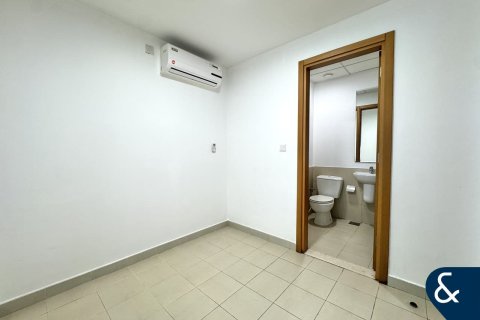 Villa in Dubai Land, Dubai 3 bedrooms, 190 sq.m. № 76242 - photo 15