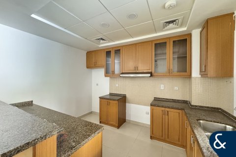 Villa in Dubai Land, Dubai 3 bedrooms, 190 sq.m. № 76242 - photo 4