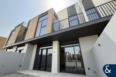 Townhouse in Mudon, Dubai 3 bedrooms, 207 sq.m. № 76427 - photo 1