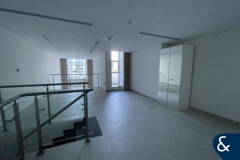 Duplex in Marina Arcade Tower, Dubai Marina, Dubai 1 bedroom, 142 sq.m. № 76429 - photo 11