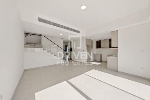 Townhouse in Arabian Ranches 3, Dubai 4 bedrooms, 266.63 sq.m. № 130020 - photo 2