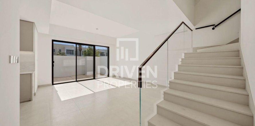 Townhouse in Arabian Ranches 3, Dubai 4 bedrooms, 266.63 sq.m. № 130020