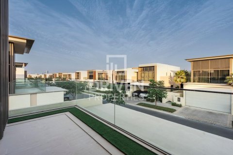 Villa in Golf Place, Dubai Hills Estate, Dubai 4 bedrooms, 691.01 sq.m. № 137306 - photo 2